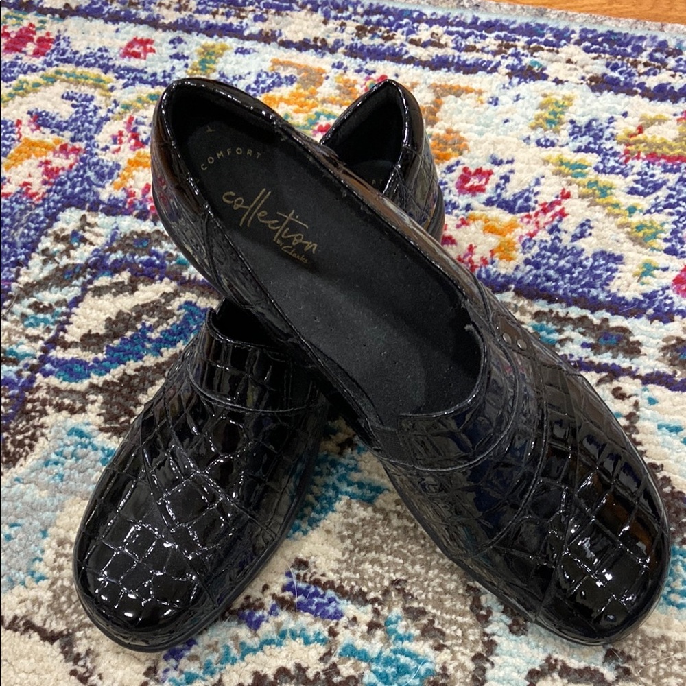 Shiny Black Croc-Embossed Loafers